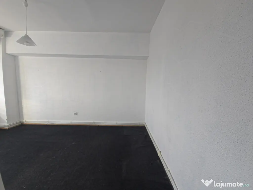 Ultracentral Tomis Mall 3 camere decomandat etaj 3/7 