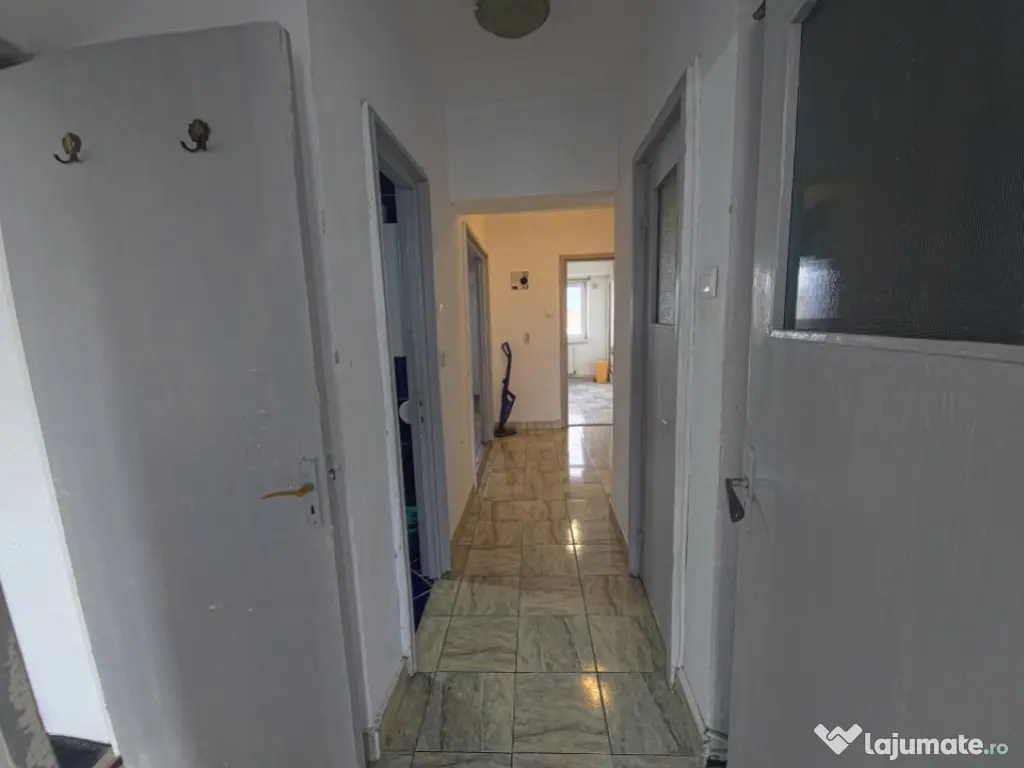 Ultracentral Tomis Mall 3 camere decomandat etaj 3/7 