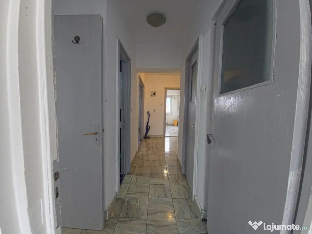 Ultracentral Tomis Mall 3 camere decomandat etaj 3/7 