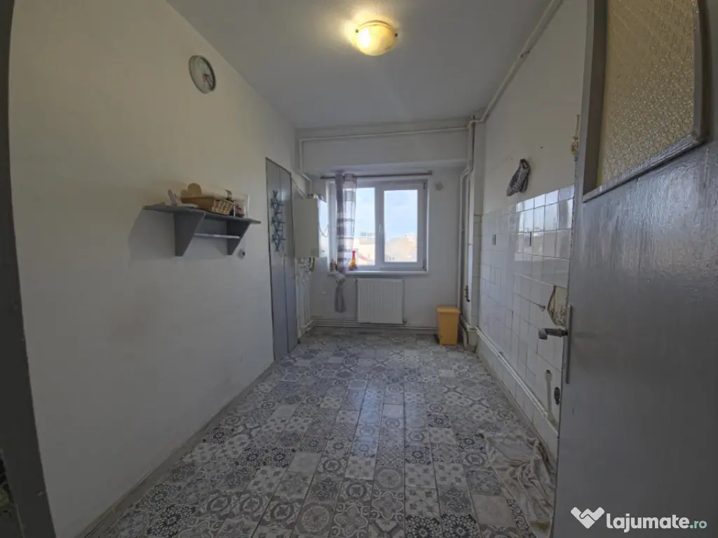 Ultracentral Tomis Mall 3 camere decomandat etaj 3/7 