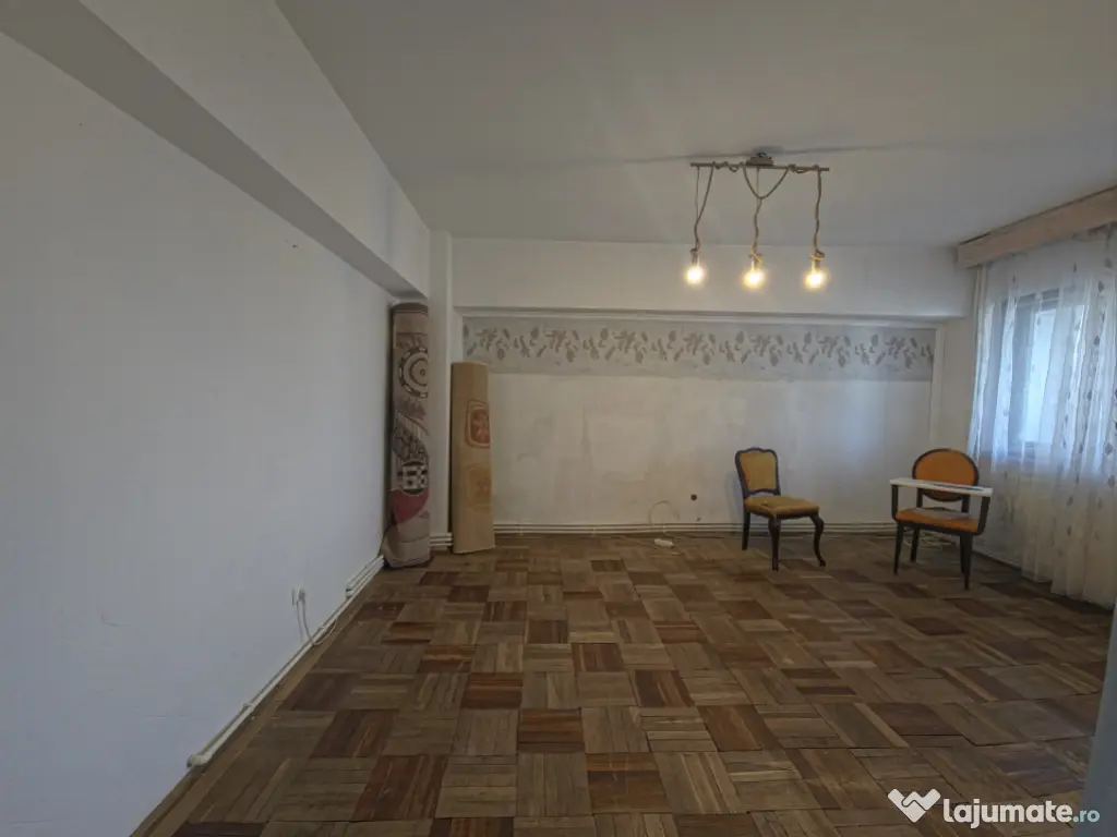 Ultracentral Tomis Mall 3 camere decomandat etaj 3/7 