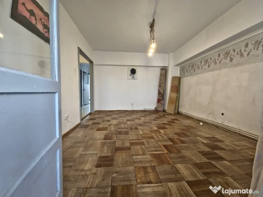 Ultracentral Tomis Mall 3 camere decomandat etaj 3/7 