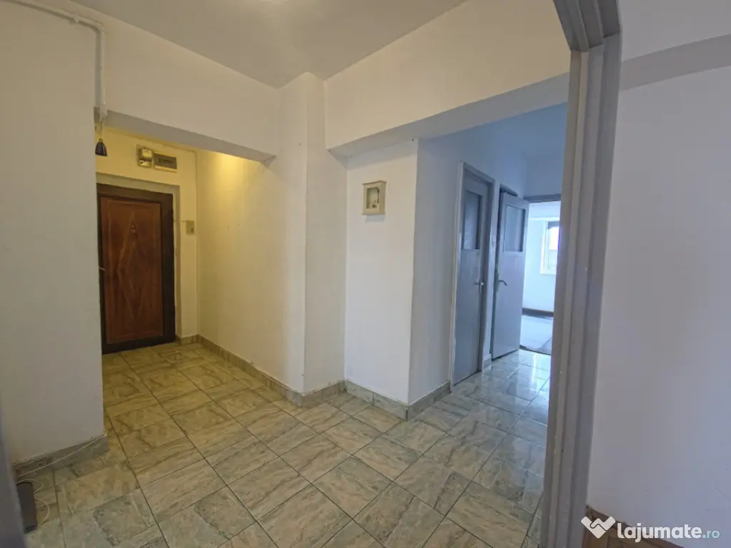 Ultracentral Tomis Mall 3 camere decomandat etaj 3/7 