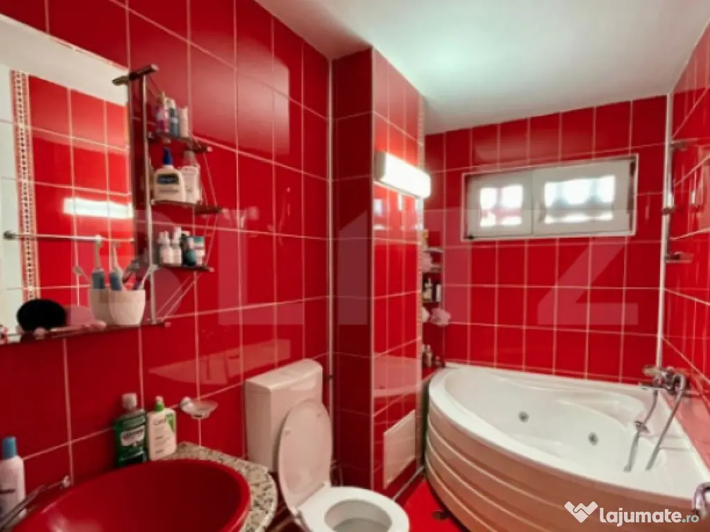 Apartament 4 camere, decomandat, etaj intermediar, la cheie,