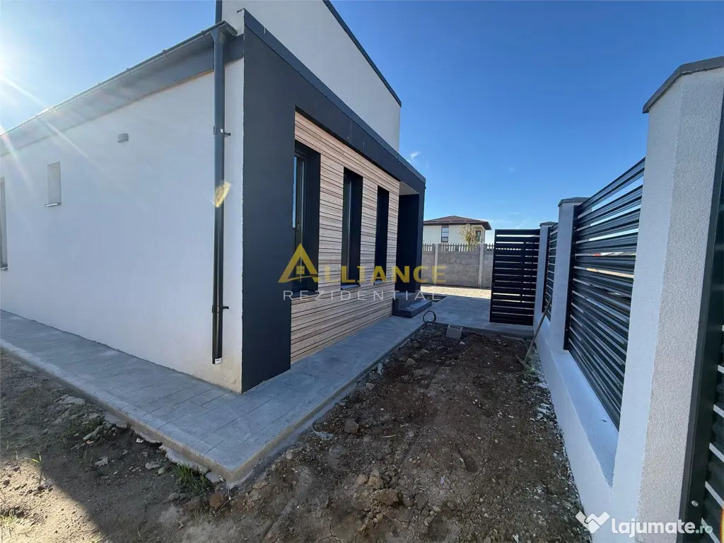 4 camere 2 bai 371 mp teren