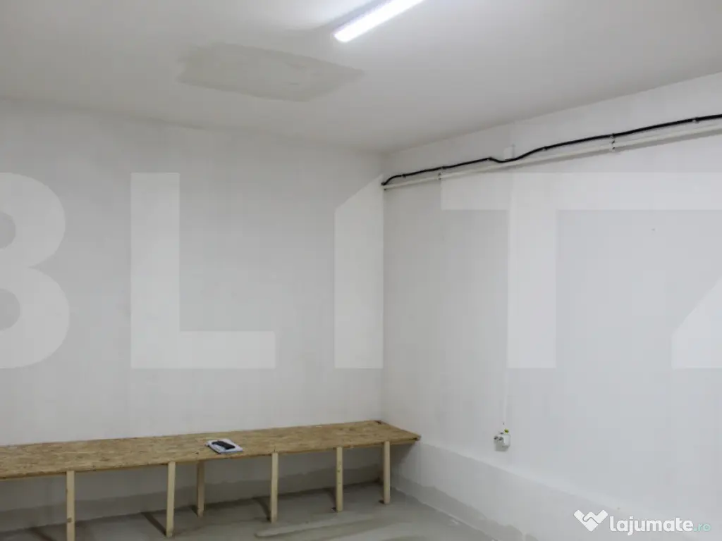 Spațiu comercial, 85 mp, vitrină stradală, vad excelent ?