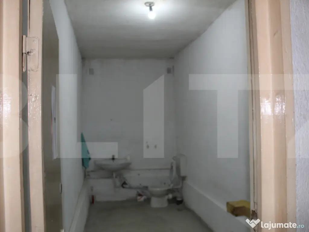 Spațiu comercial, 85 mp, vitrină stradală, vad excelent ?