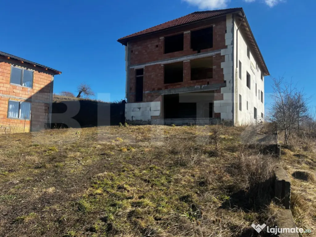 Clădire multifuncțională, 513 mp, 1.000 mp teren - zona S