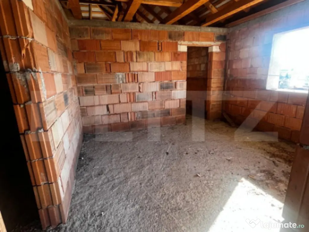 Clădire multifuncțională, 513 mp, 1.000 mp teren - zona S