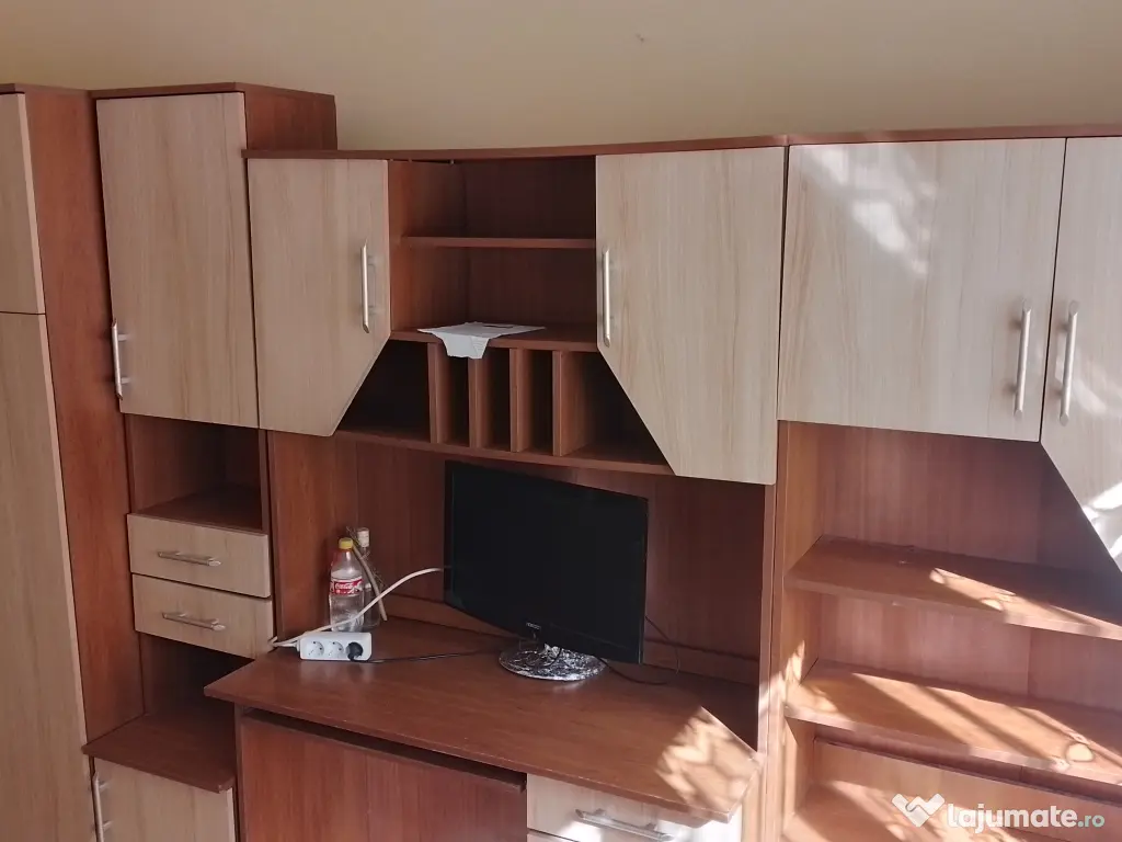 Închiriez garsoniera