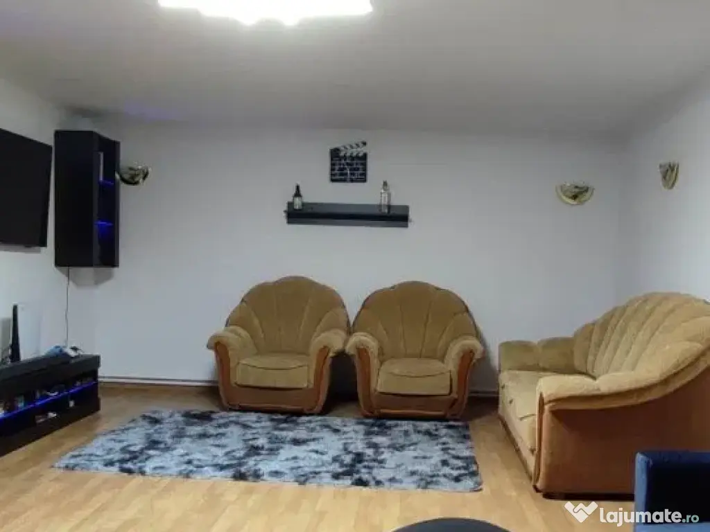 Vand set canapea si fotolii crem stare buna 