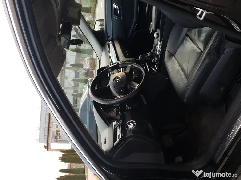 Mercedes Benz E220 Avant-Garde 2.2L 