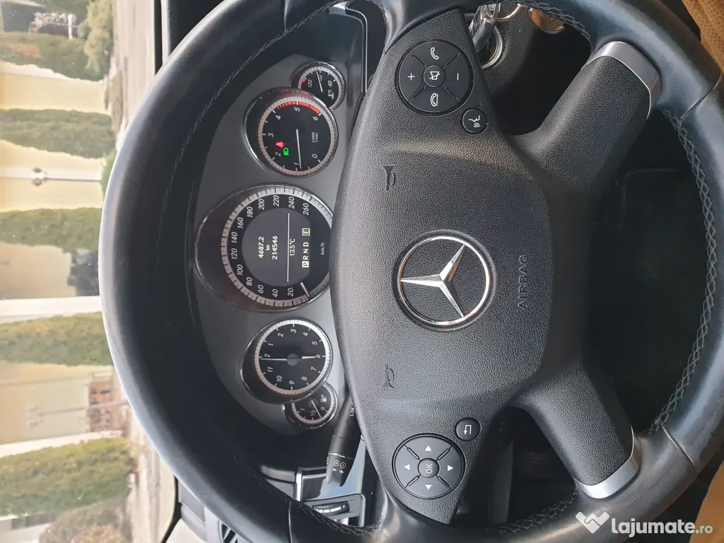 Mercedes Benz E220 Avant-Garde 2.2L 
