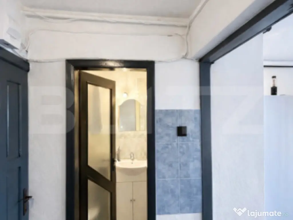 Garsonieră de vânzare situată pe strada Dragoș Vodă, la 