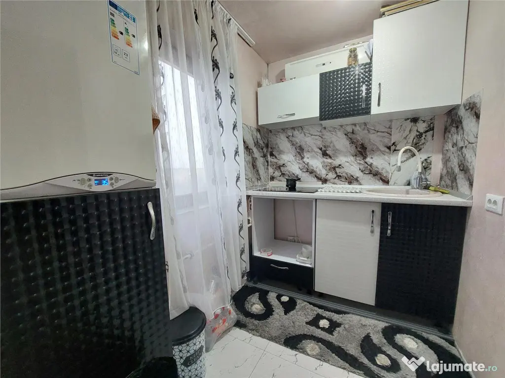 Garsoniera, 26 MP UTILI, etaj 4, complet renovata, Zona Pod