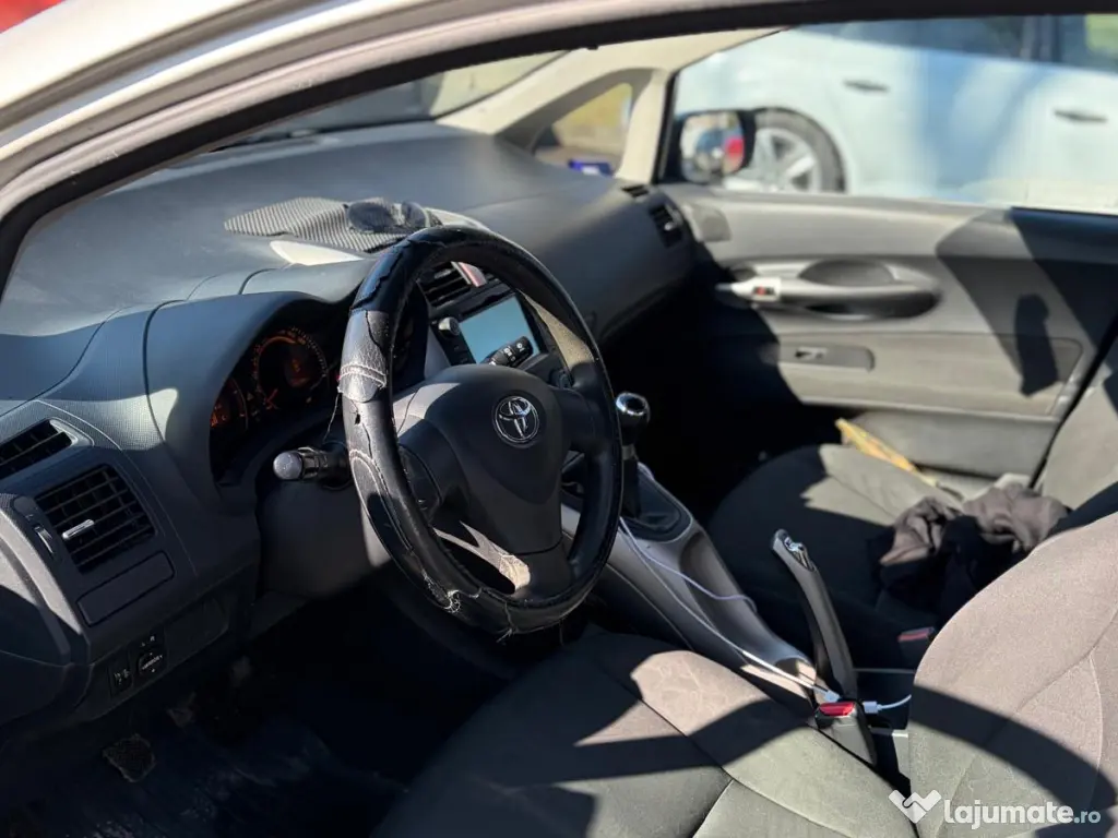 Toyota Auris 1.4i VVT-i