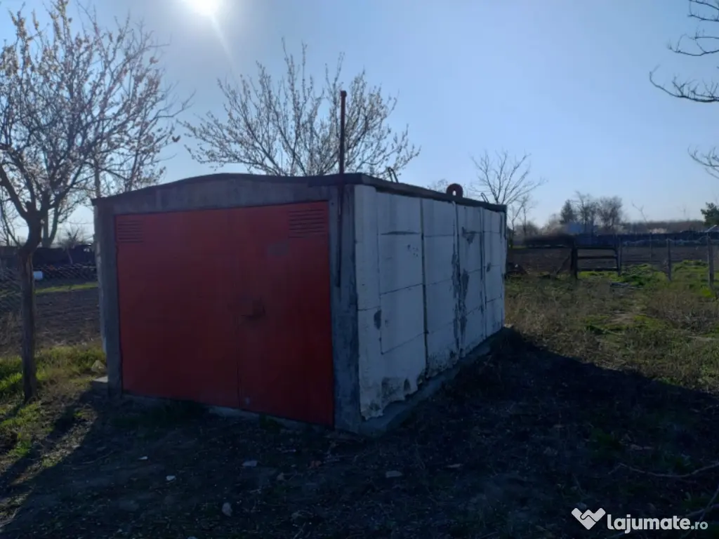 Casa batraneasca,DEMOLABILA,Loc.Unirea, 20 Km de Braila