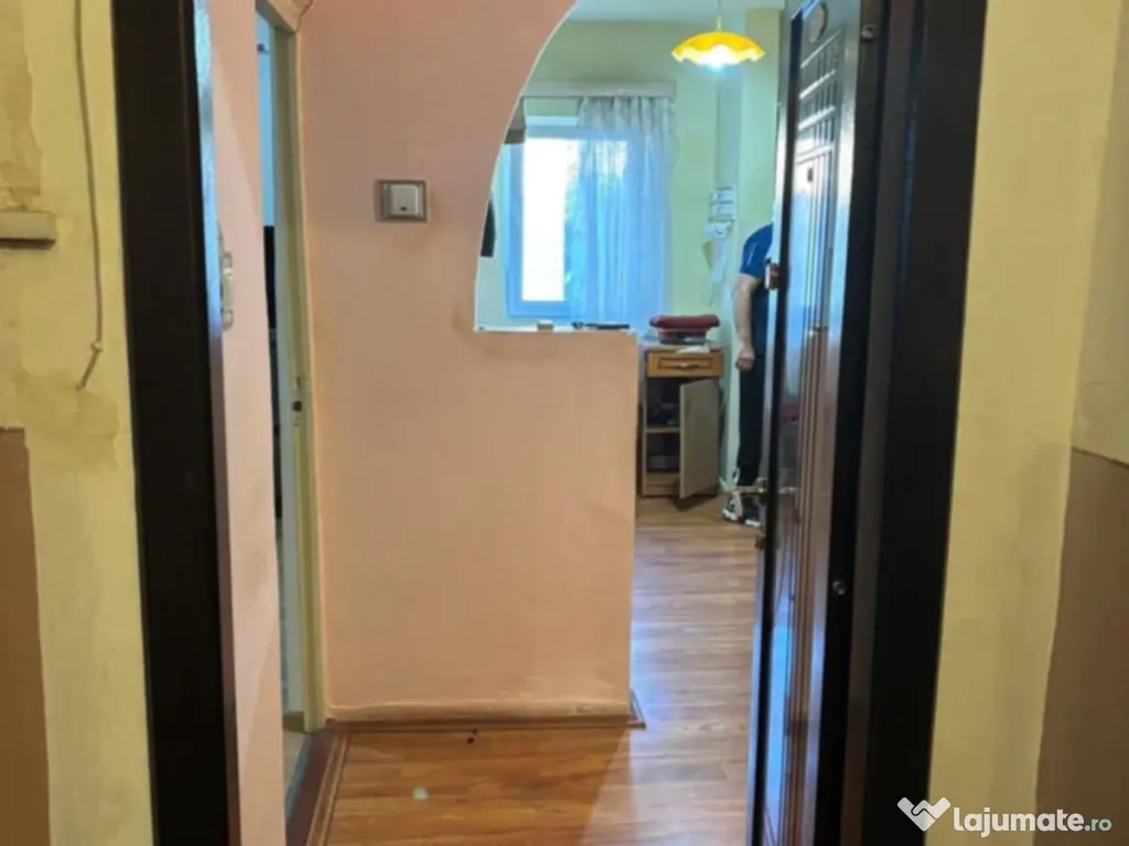 Apartament de vânzare cu 3 camere str. Nicolae Iorga 