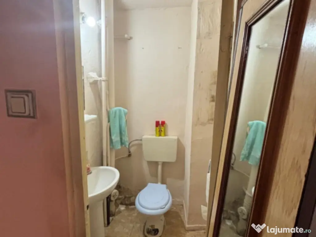 Apartament de vânzare cu 3 camere str. Nicolae Iorga 