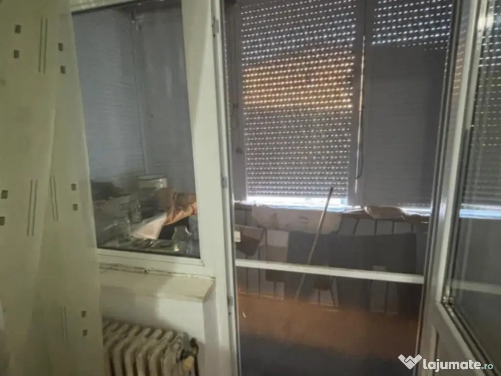 Apartament de vânzare cu 3 camere str. Nicolae Iorga 