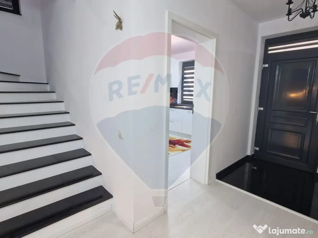 Casă / Vilă cu 3 camere de vânzare în zona Centura Vest