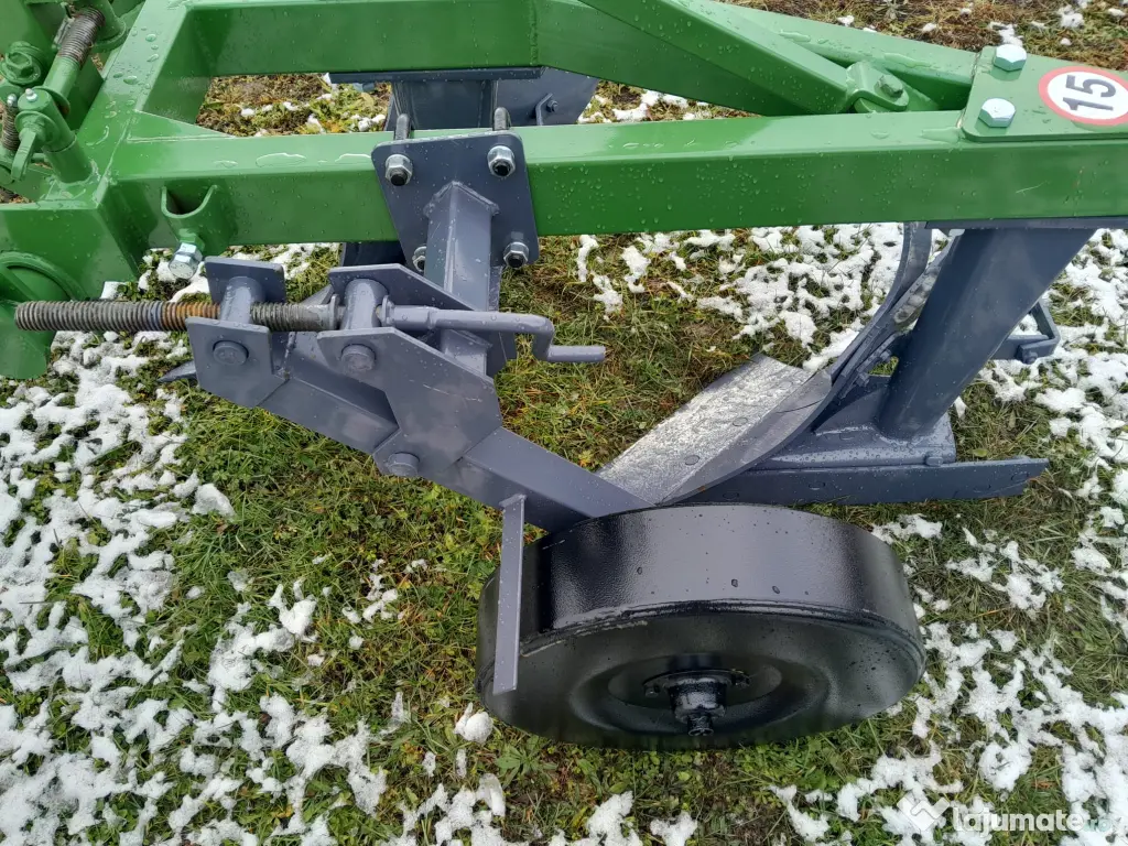 Plug cu 2 brazdare 40-45 cp