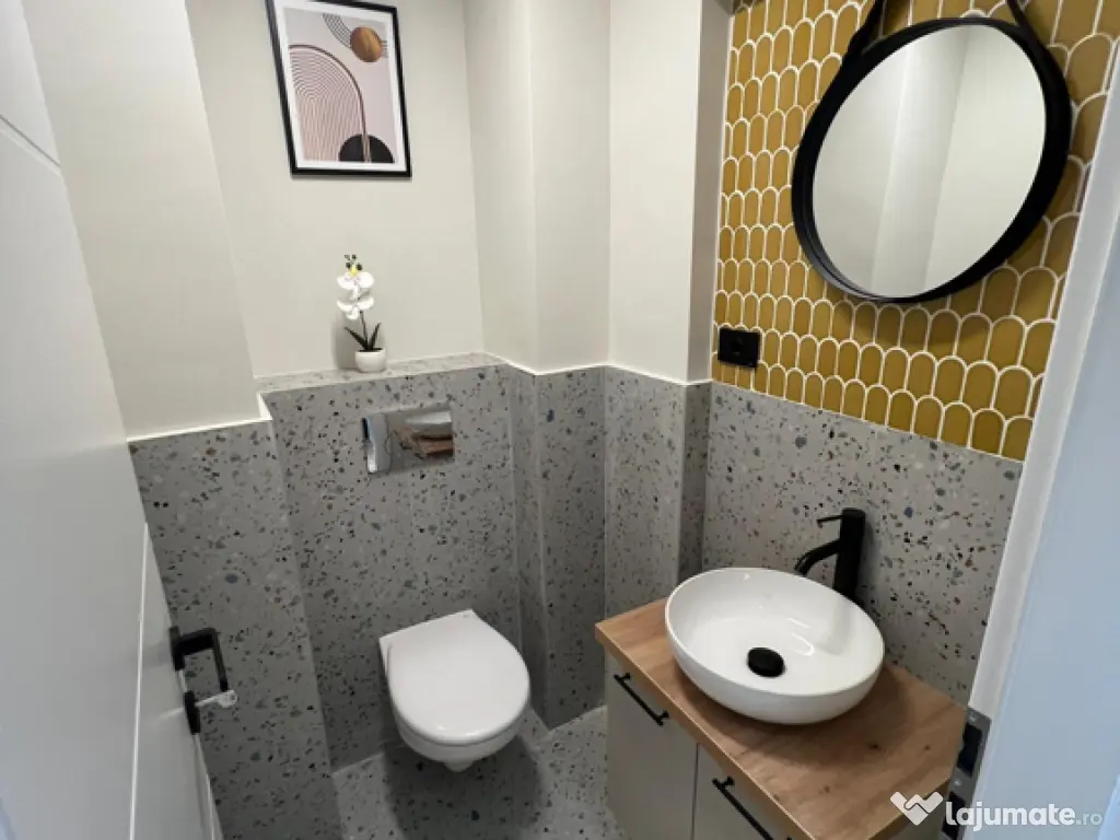 PF vând ap 3 camere Zorilor, două băi, terasă de 20 mp 