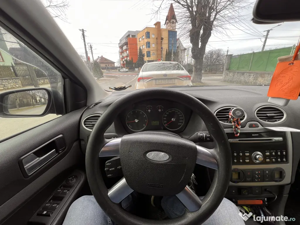 Ford focus 2 , 2005 , 1,4 benzina și GPL 