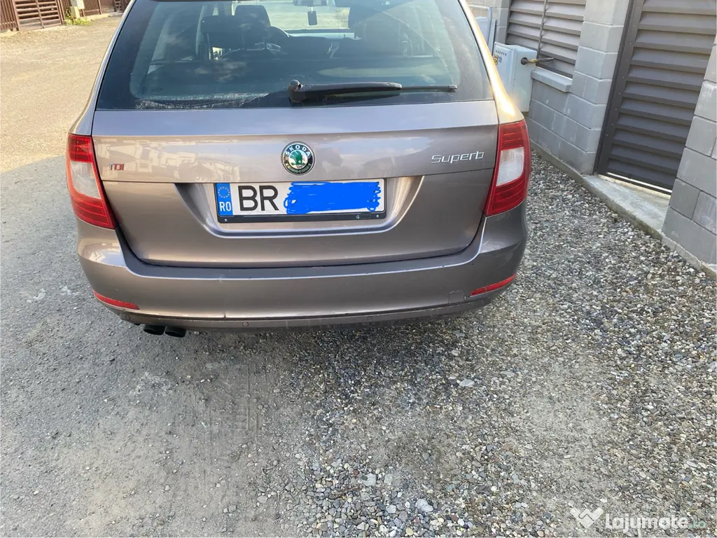 Vând Skoda Superb