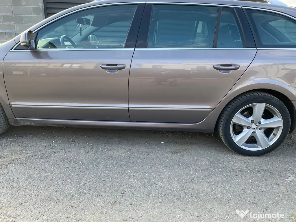 Vând Skoda Superb
