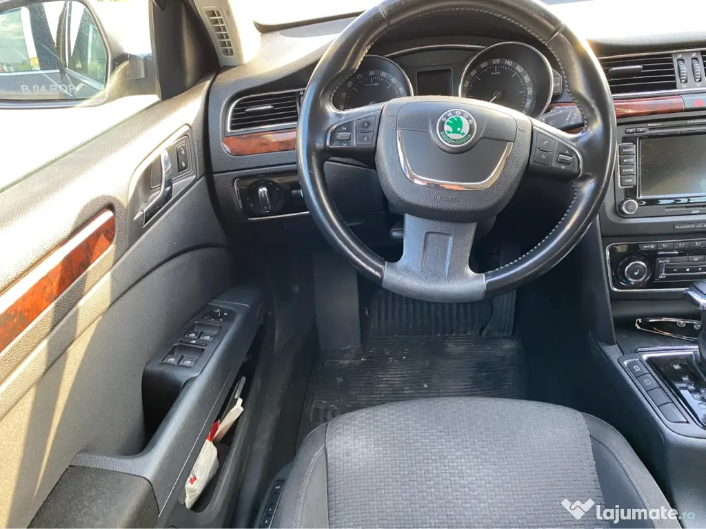 Vând Skoda Superb