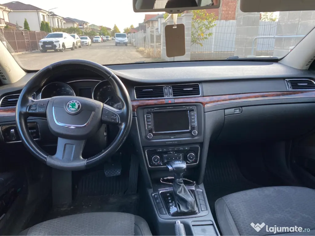 Vând Skoda Superb