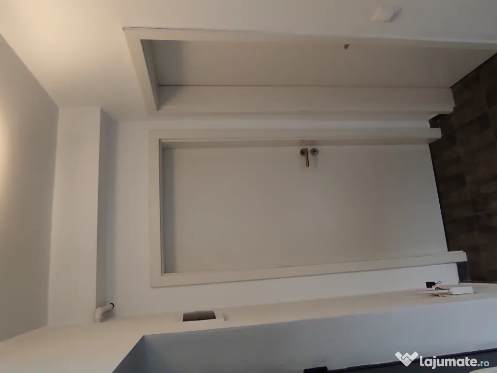 Particular inchiriez garsoniera Sanpetru Residence