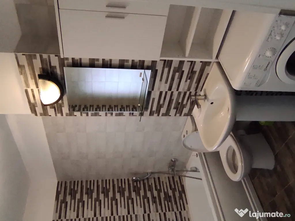 Particular inchiriez garsoniera Sanpetru Residence