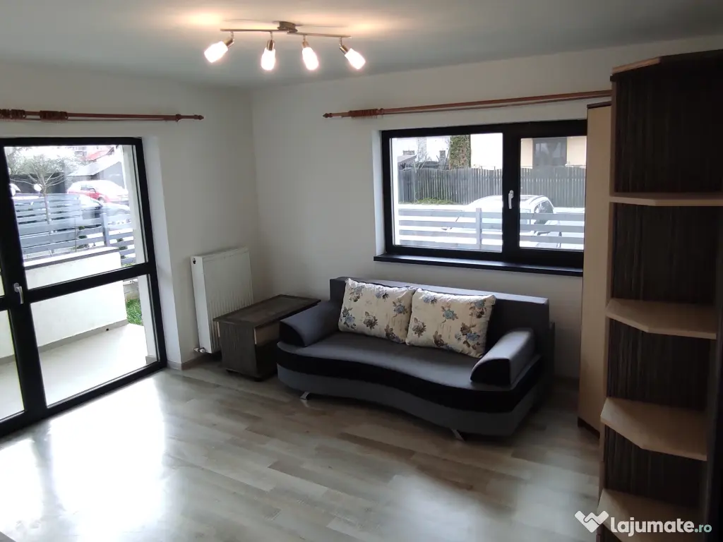 Particular inchiriez garsoniera Sanpetru Residence