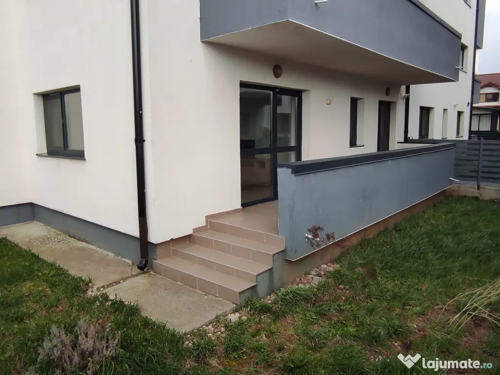 Particular inchiriez garsoniera Sanpetru Residence