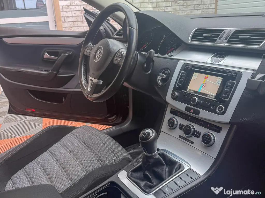 VW PASSAT CC , 2.0 TDI . 146 000 Km Reali . Trapa mare , Bi-Xenon .