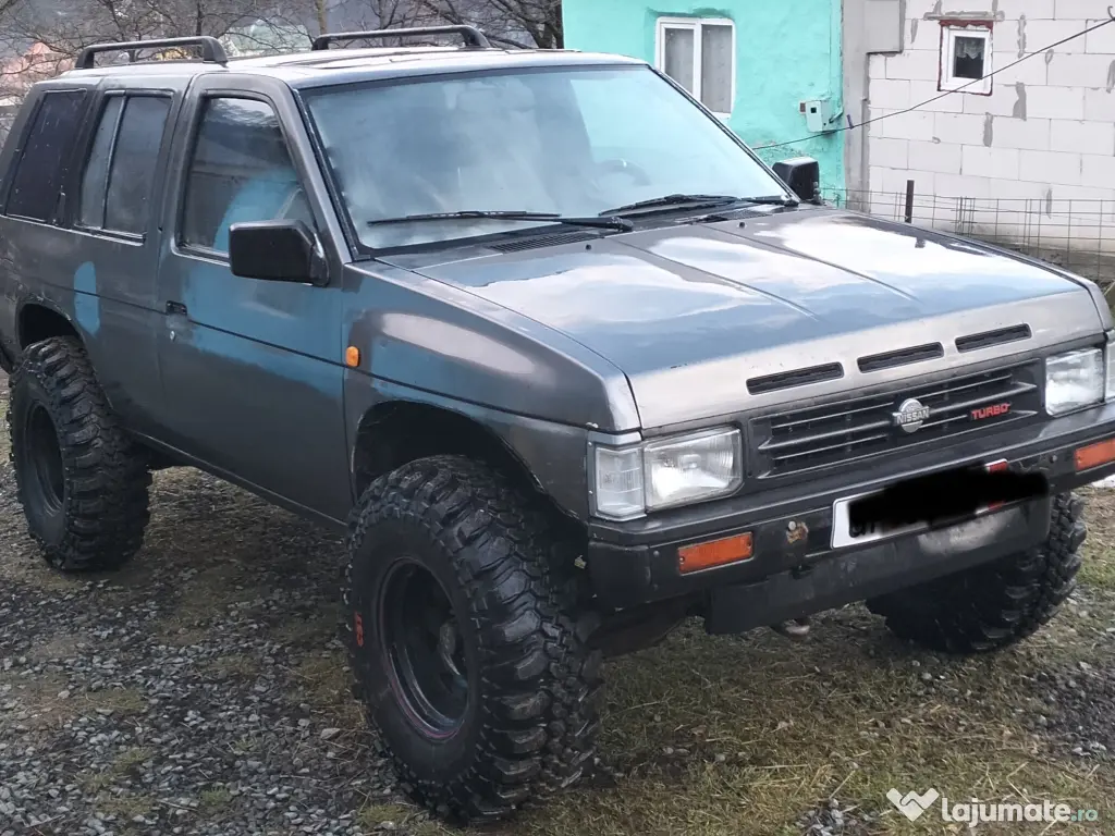 Nissan Terrano 1