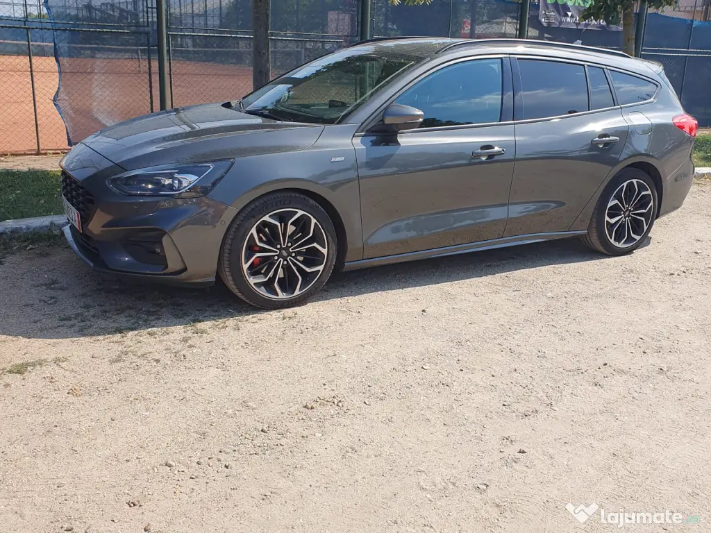 Vând Ford focus ST line