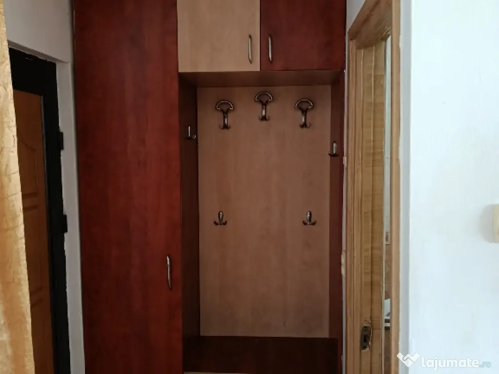 Garsonieră de închiriat Sud, Strada Cozia  Etaj 3 