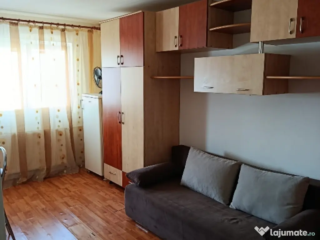 Garsonieră de închiriat Sud, Strada Cozia  Etaj 3 