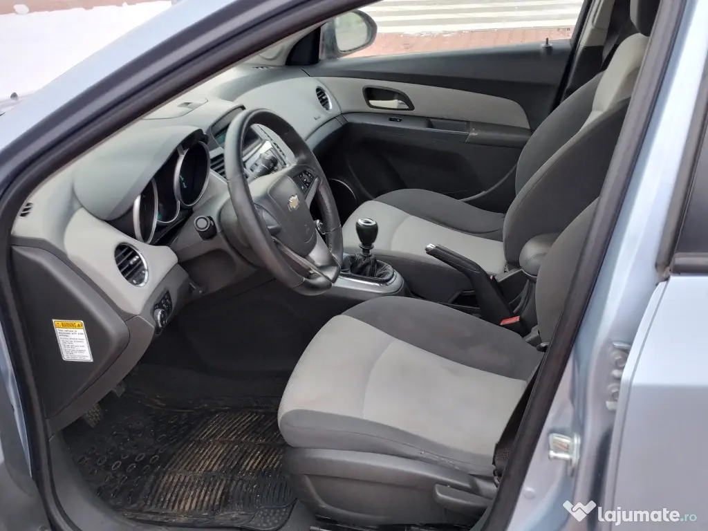 Chevrolet Cruze 1.6 LS functional, avariat parte spate