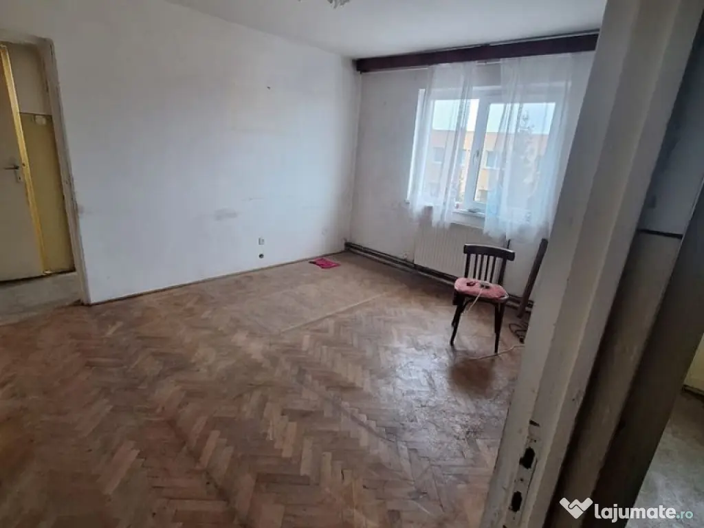 Apartament 2 camere Florilor ,fara imbunatatiri 65000 Euro