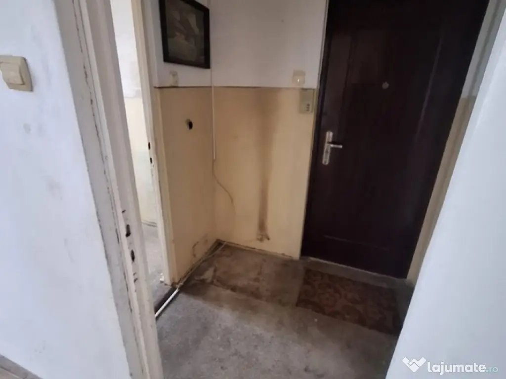 Apartament 2 camere Florilor ,fara imbunatatiri 65000 Euro