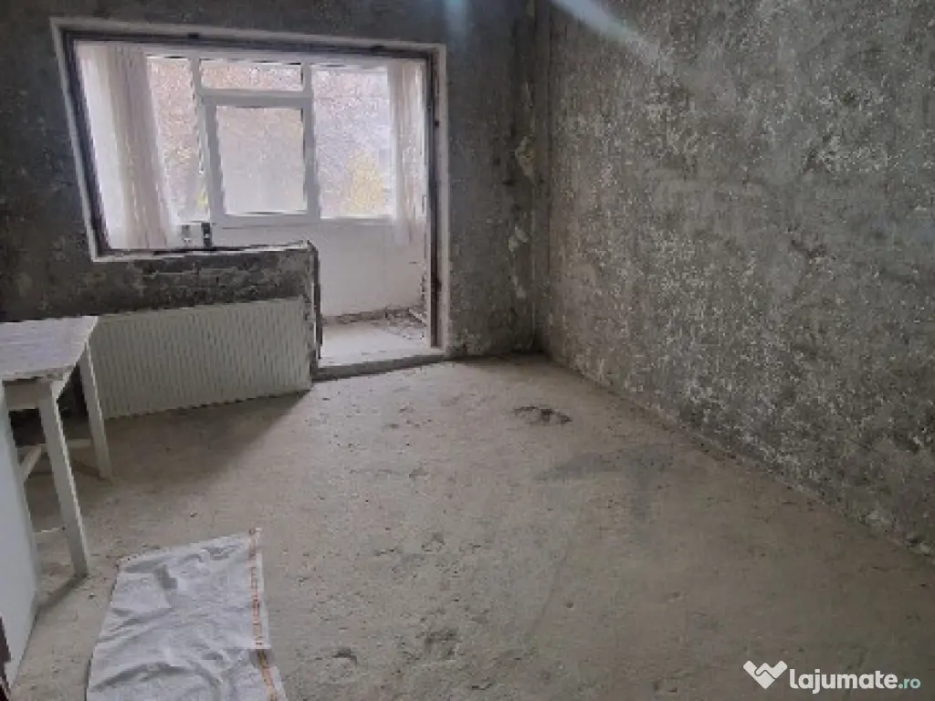 Proprietar apartament 3 camere pe Str. Rosiorilor 