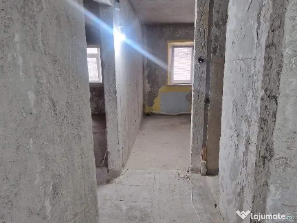 Proprietar apartament 3 camere pe Str. Rosiorilor 