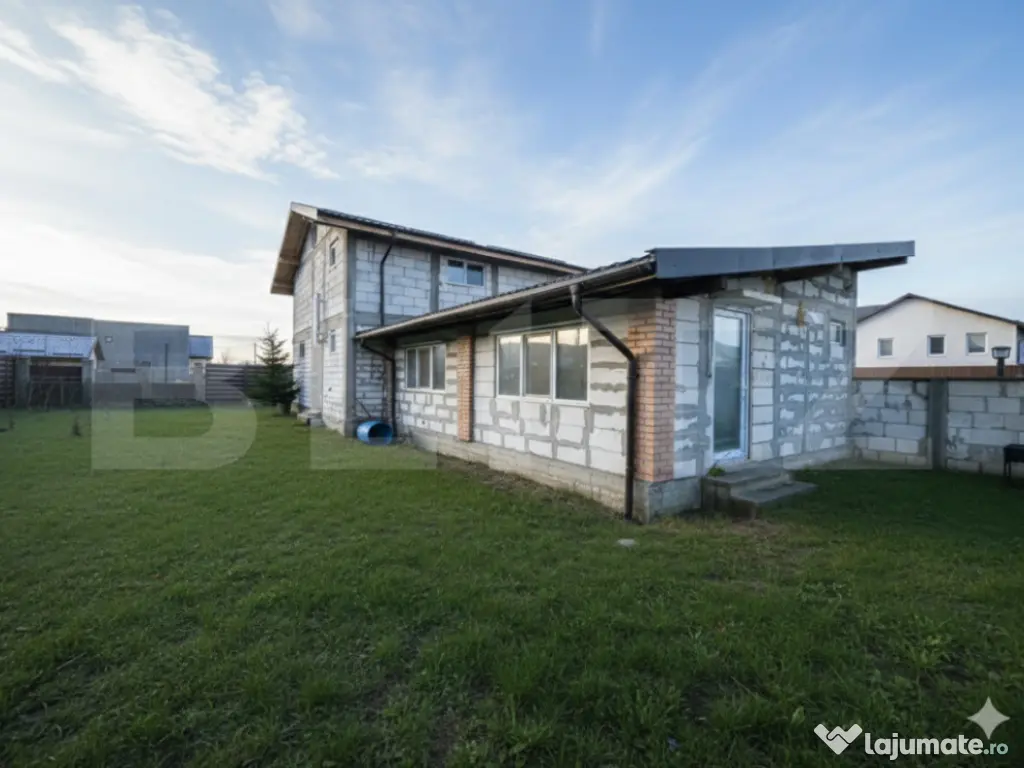 Casa 148 mp, zona Priseaca 