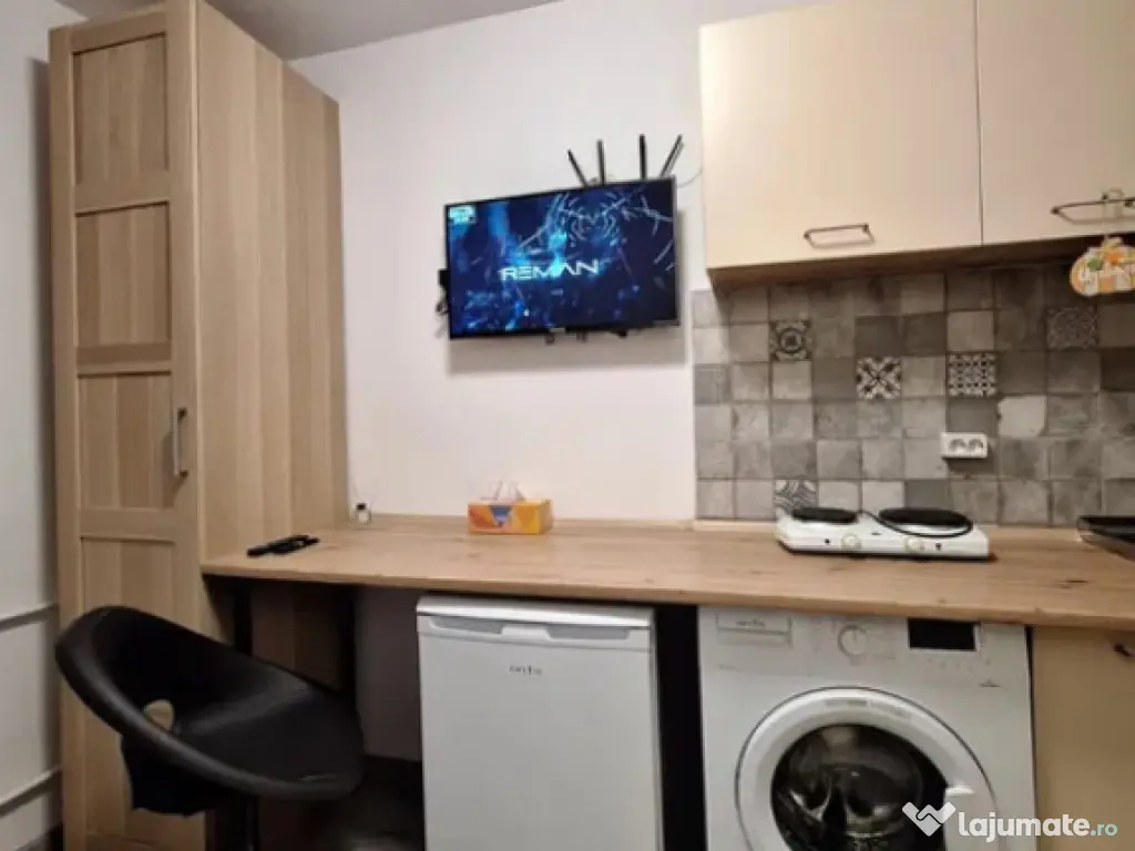 Camera de camin cu baie proprie - zona Florilor 