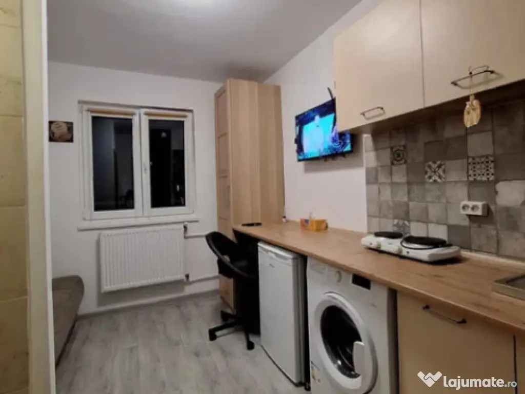 Camera de camin cu baie proprie - zona Florilor 