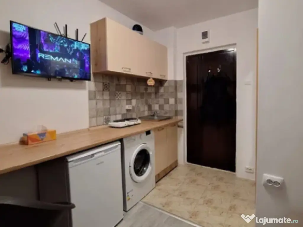 Camera de camin cu baie proprie - zona Florilor 